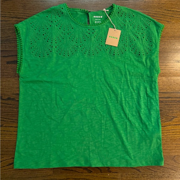 Boden Tops - NWT Boden Elevated Tee!